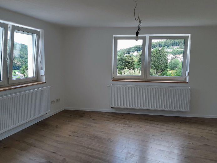 Kernsaniertes Einfamilienhaus mit Ausblick in ruhiger Lage – Schlafzimmer