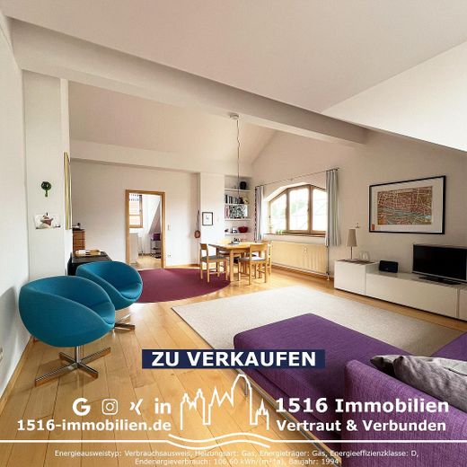 3-room attic apartment with sunny balcony – Wohnbereich