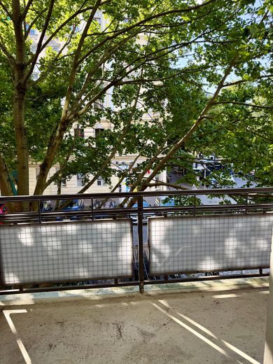 Provisionsfrei: 89m² Altbau am Helmholzplatz, Balkon, bezugsfrei – Balkon