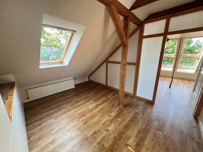 PROVISIONSFREI: Charmantes EFH in zentraler, ruhiger Anliegerstraße – Wohnzimmer / Ankleidezimmer