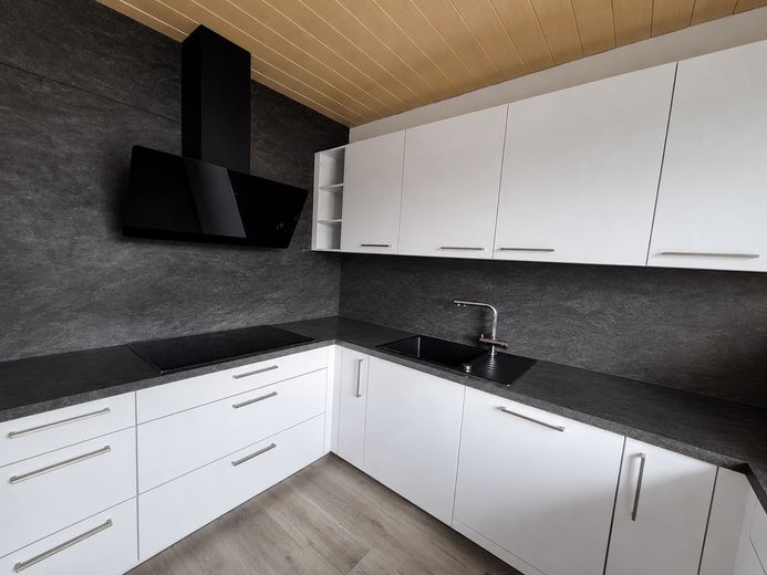 Großzügiges Zweifamilienhaus in ruhiger Feldrandlage mit Sommergarten, Balkon, Terrasse & Garage – Foto 13