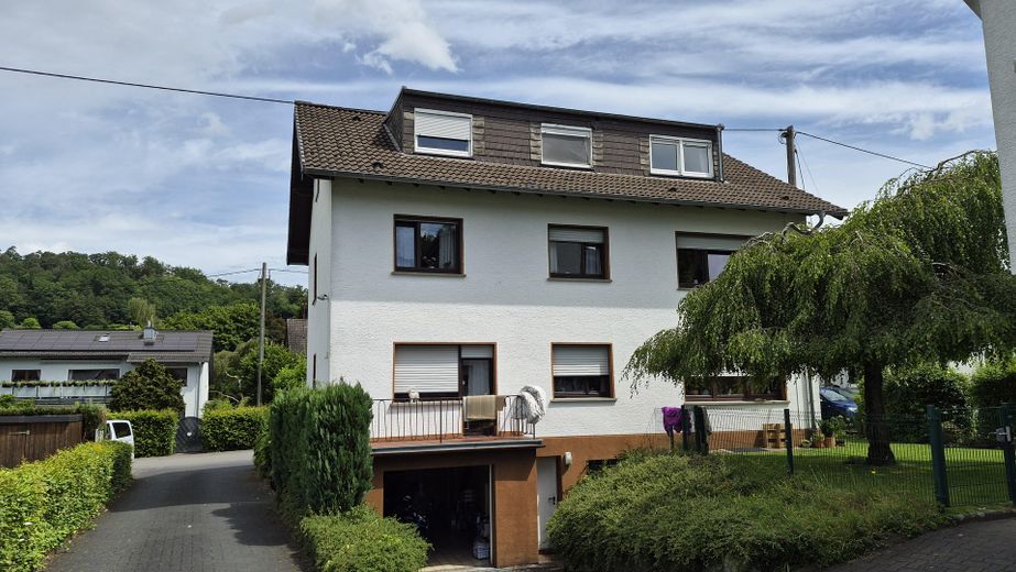 Mietwohnung E05, Hindenburgstr. 23, 51766 Engelskirchen – Rückansicht Haus
