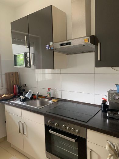 3,5 Zimmer Altbaudecken u Balkon. Küchenübernahme erw. – Foto 3