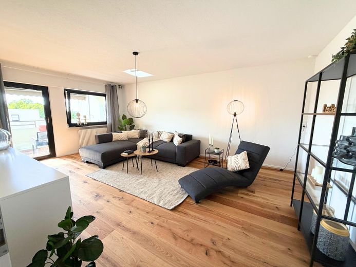 Pełne światła mieszkanie 3,5-pokojowe w Waiblingen – świeżo wyremontowane – Wohnzimmer 