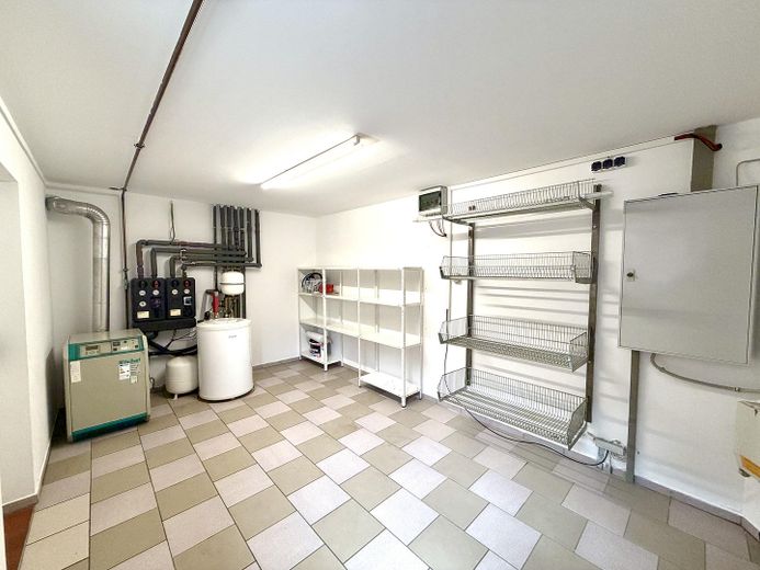 225 qm Familienglück auf 2 Ebenen + Toller Garten, Sauna & Kamin – Heizungsraum