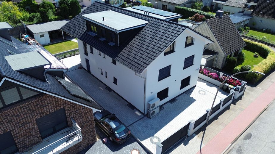 Moderne Wohnung im Neubau mit Balkon & energieeffizienter Ausstattung in Geesthacht – Außenansicht