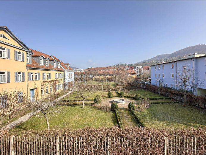 Charmante 2-Zimmer Dachgeschosswohnung in Jena-Wenigenjena – Blick Richtung Straße