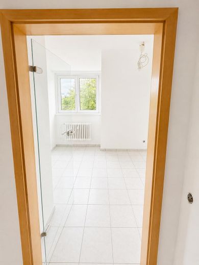 Frisch renovierte 2-Zimmerwohnung mit Dachterrasse im Frankenberger Viertel – Küche