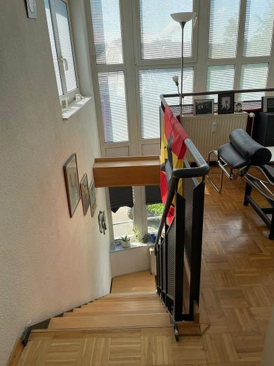 Light-filled maisonette gallery apartment with loft character, south-facing and underground parking space without broker, price negotiable – Foto 3