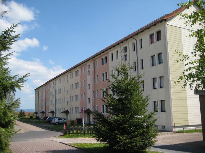 3 RW 60 qm 293€ kalt/396€ warm Balkon – Eingangsseite