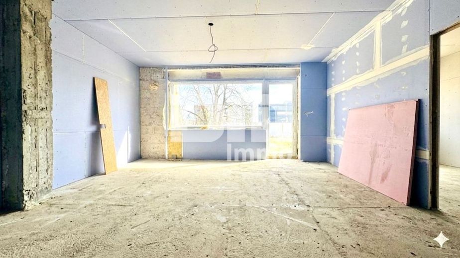 (R)eserviert!Teilsaniertes 1 - 2 Familienhaus + Fertige Projektierung auf großem Grundstück – EG Raum teilsaniert