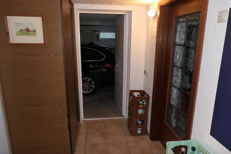 Kellerflur, Zugang zur Garage