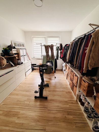 Traumhafte Wohnung in EFH mit Kamin, Garten, Pool, Wintergarten – Foto 11