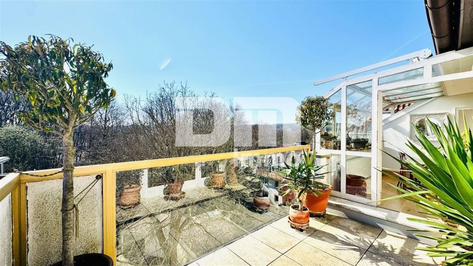 Hochwertige 5-Zi Wohnung in Traumlage mit Balkon in gepflegter Jugendstil-Villa + Panoramablick – Balkon / Panoramablick