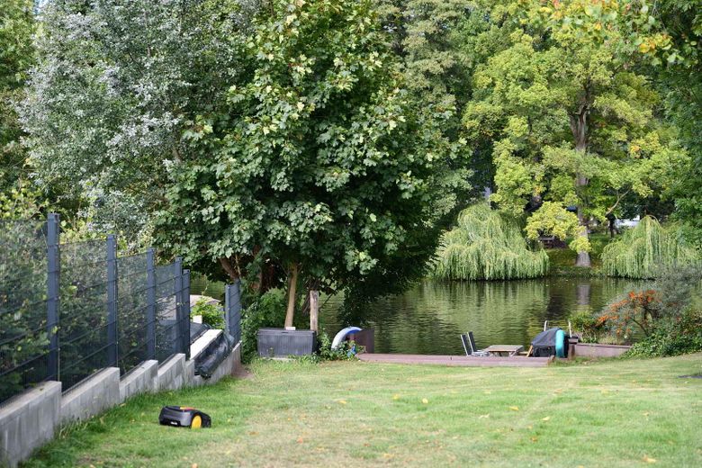 Terreno edificabile con accesso al lago e pontile – Foto 13