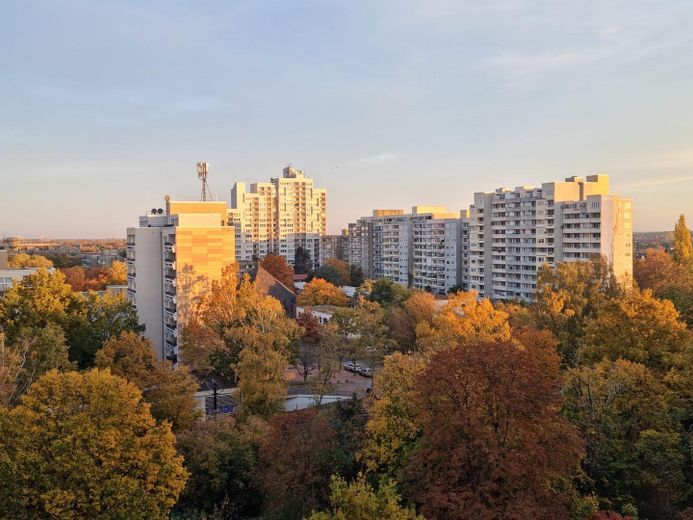 Helle 2-Zimmer-Wohnung mit Südbalkon, Weitblick und TG nahe MHH – Aussicht Küche