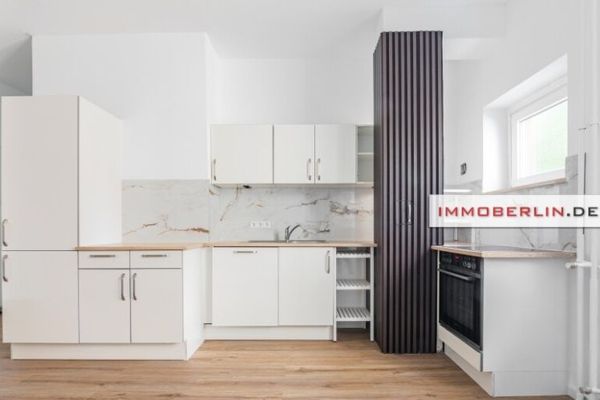 IMMOBERLIN.DE - Frisch renovierte Altbauwohnung mit Südterrasse