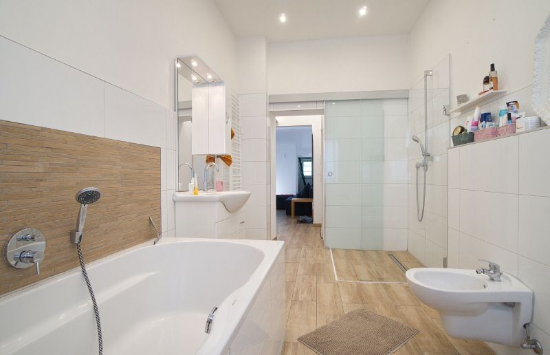 Gemütliche Wohnung in ruhiger Seitenstraße, mit Gartenterrasse, komplett möbliert, in direkter Nähe zur U 35 Haltestelle Feldsieperstraße – 6ae704698d3d025327ddef4f541d2b50f7589acb.jpg