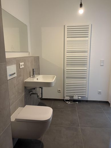 Helle möblierte 2-Zimmer-Wohnung Neubau in Prenzlauer Berg – Bad
