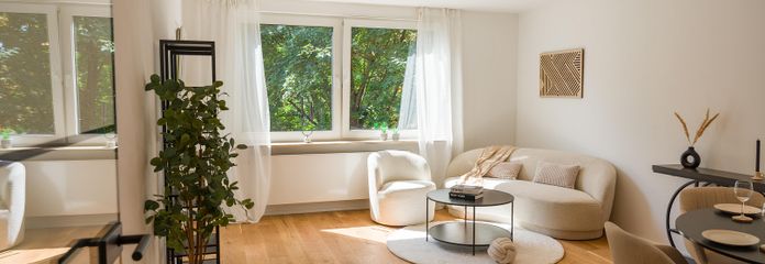 Mieszkanie 3-pokojowe z balkonem od strony południowej i parkietem z litego drewna – kompleksowo wyremontowane w 2026 roku – Wohnzimmer