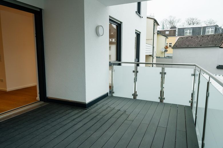 Mehr Raum für Ihre Träume: A+ 2-Zimmer-Traum im Herzen von Hamm! Aufzug, Balkon & Premium-Design – Balkon zum Hinterhof
