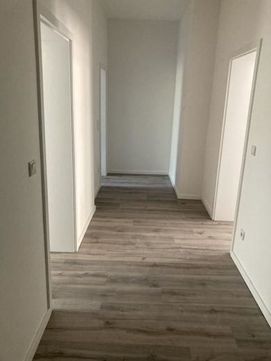 Großzügige 2-Zimmerwohnung mit Laminat, Balkon, Wanne und Einbauküche! – IMG_1290