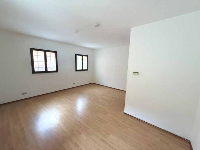 Charmante 3-Zimmer Wohnung in Öhringer Altstadt – Schlafzimmer 1