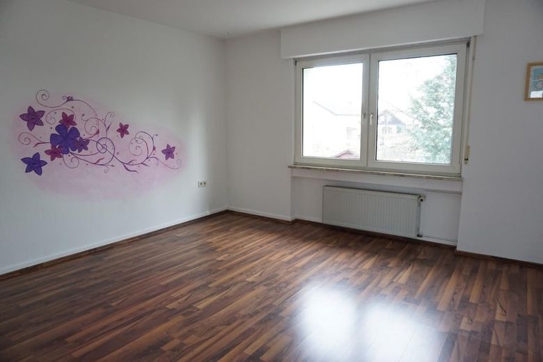 *Ehemals Unternehmervilla...jetzt Ihr neues Zuhause - TOP gepflegtes Einfamilienhaus* – OG Zimmer