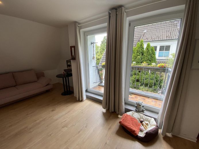 Freistehendes, individuelles  Architektenhaus mit separat gelegener Einliegerwohnung – ehemaliges Kinderzimmer