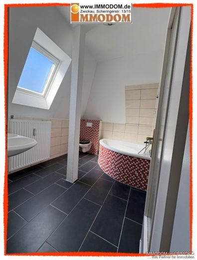3-Zimmer-Wohnung in Zwickau-Nordvorstadt, herrschaftliches Wohnen mit großer Wohnküche, Erker und 2 Balkonen! – Bad