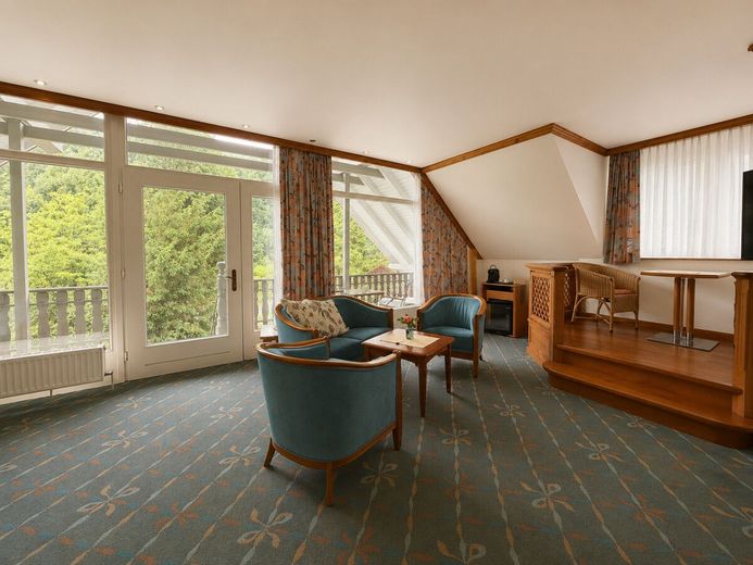 Etabliertes Hotel- &amp; Gastro-Anwesen am Wiehengebirge umfassend modernisiert – Suite