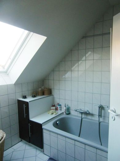 2 Zimmer Whg. mit Balkon in guter Lage von Würselen – Bad