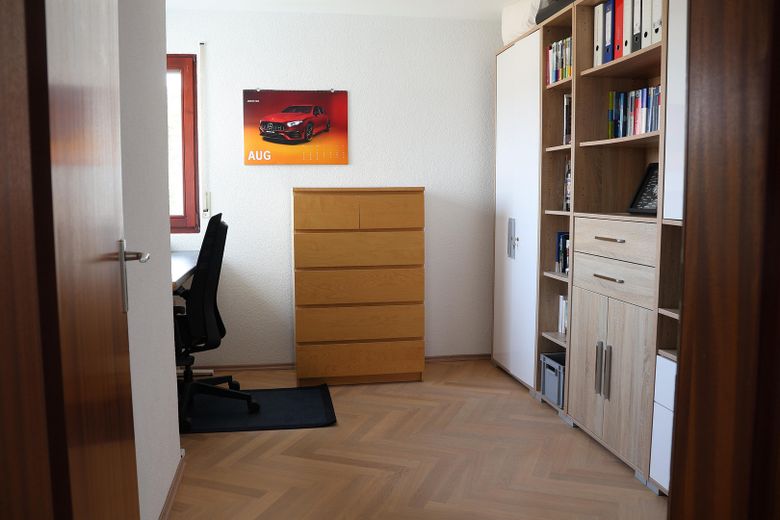 Kinderzimmer o. Büro
