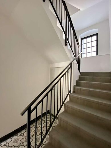 Sanierter Altbau in Buckau: 4,5 Zimmer, Balkon + Austritt, 4. OG ohne Aufzug – Treppenaufgang