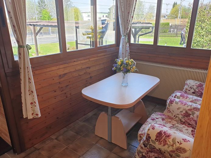 Kleines Haus mit Keller und großem Garten in Schärding, Österreich – Wintergarten 2/2