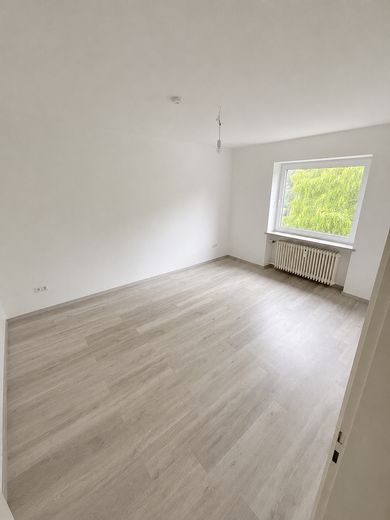 4 habitaciones, balcón, sótano: renovado y listo para entrar | sin comisión – Kinderzimmer 2