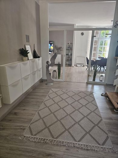 Großzügiges Haus in Alleinlage mit großem Garten – Eingangsbereich