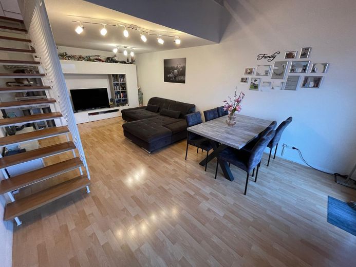 Rheinfelden- Nollingen Maisonettewohnung (inkl. Tiefgaragenstellplatz und Einbauküche) – Wohnzimmer