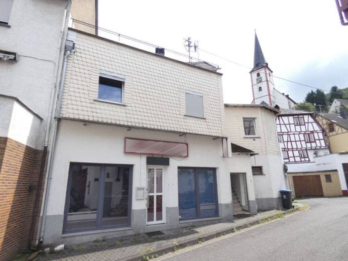 Wohn- und Geschäftshaus in zentraler Lage von Briedel, nahe Zell – Foto 1