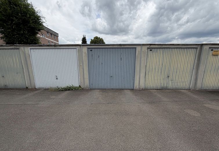 Abitare con carattere: appartamento di 4,5 locali a Dillingen – Garage