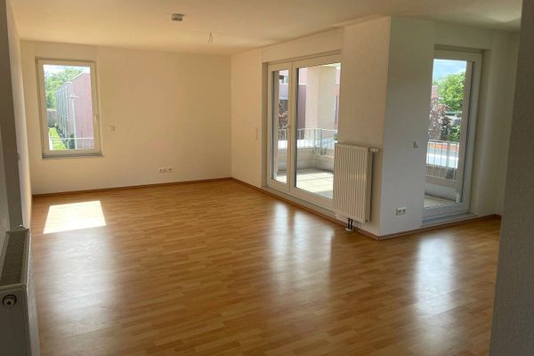 Stilvolle 3-Zimmer-Wohnung mit Einbauküche und Balkon