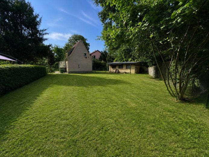 Wohnen in Seenähe – attraktives Einfamilienhaus in Massivbauweise auf 673 m² Grundstück – Foto 1