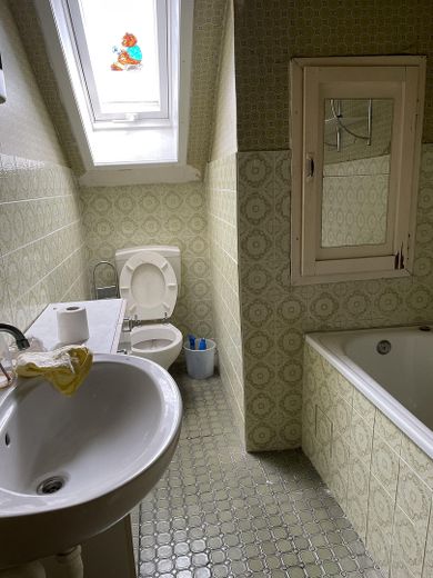 Interessenbekundungsverfahren mit Höchstgebot - Wohnhaus Kielstr. 13 – Bad mit Badewanne