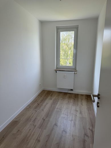 kleines Zimmer eingang links