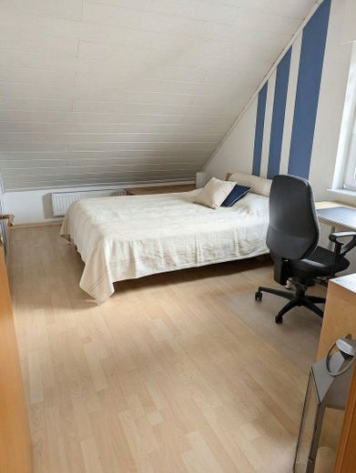 Özel: Urmitz'de ikiz evin yarısı, 7 oda, 2 banyo, garaj, bahçe – Schlafzimmer