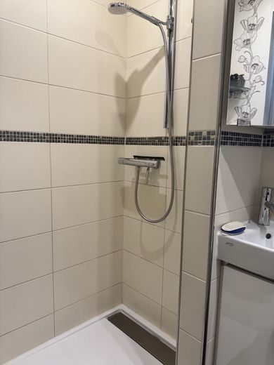 Modernisiertes Einfamilienhaus in ruhiger Sackgassenlage mit Kamin, PV-Anlage und großem Grundstück – Gäste WC