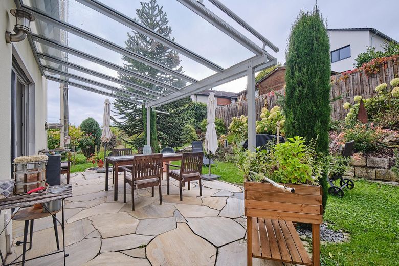 Terrasse und Garten