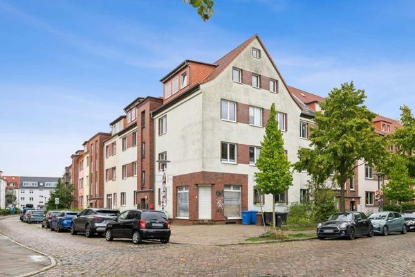 En el centro, no solo de paso: encantador apartamento abuhardillado con cocina empotrada moderna en Rostock