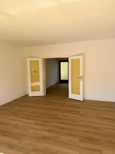 Vivienda en casa unifamiliar renovada con acceso a zonas verdes, garaje y caseta de jardín – Foto 11