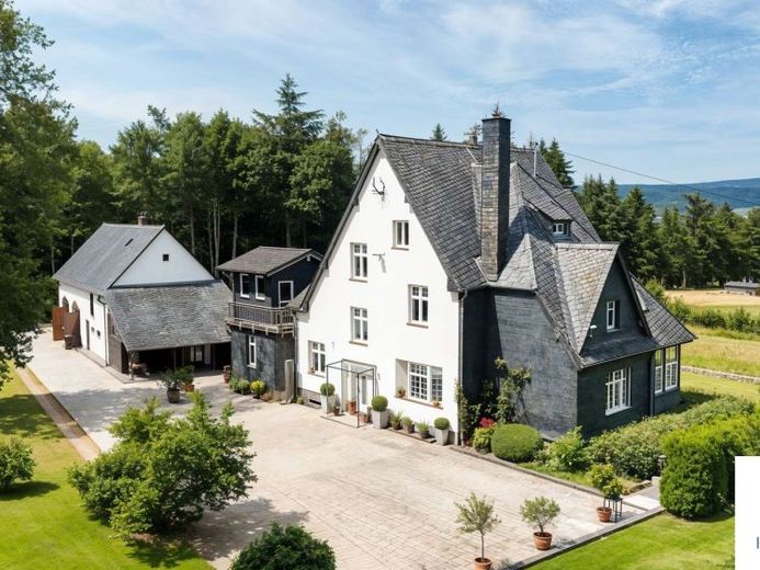 Tenuta storica con comfort abitativo moderno e posizione isolata impareggiabile nell’Hunsrück – Foto 1